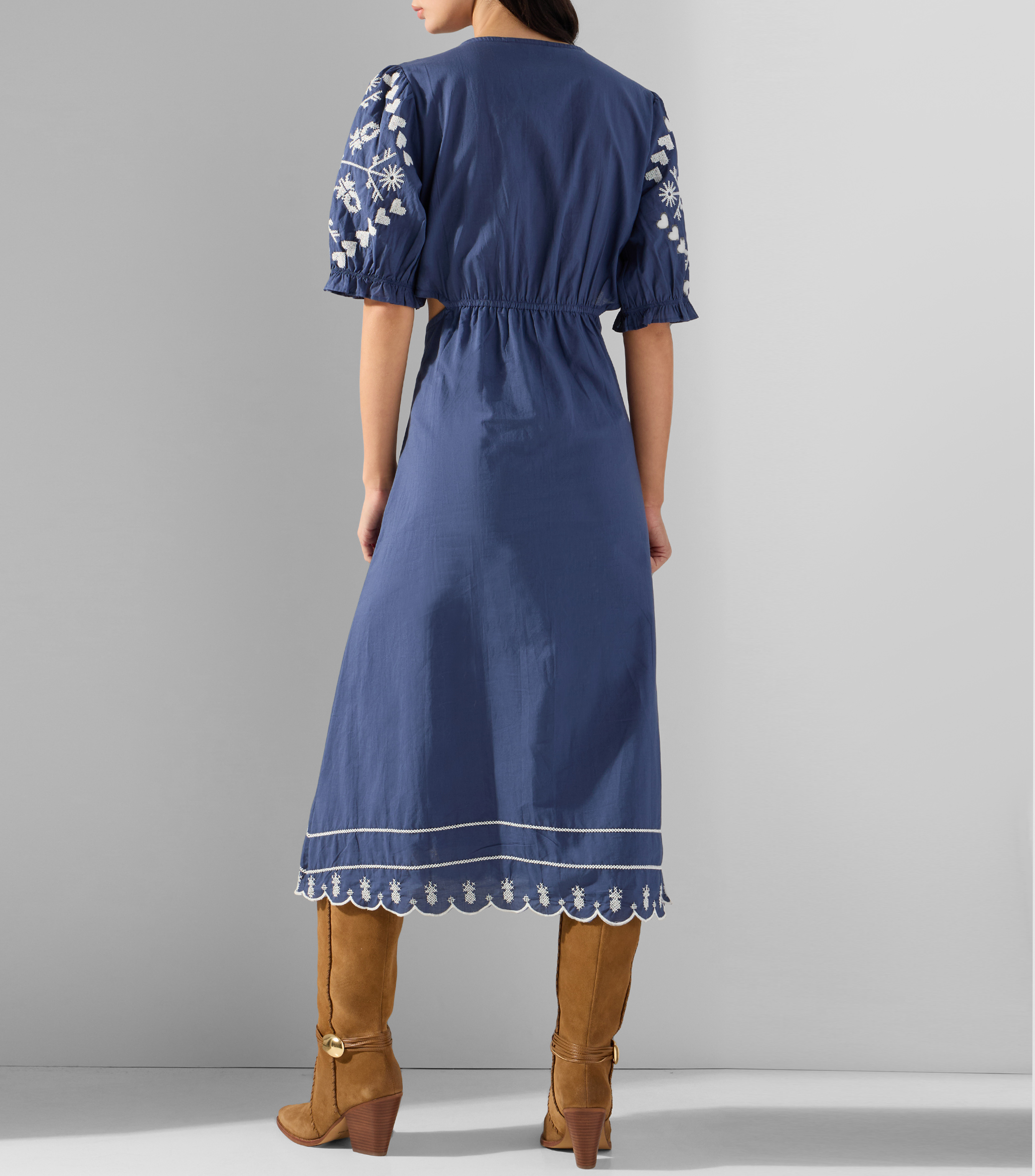 Vestido midi liso con detalle bordado Mujer